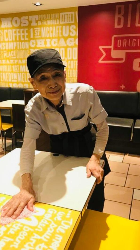 本田民子目標是做到100歲。(圖/翻攝自矢板明夫臉書)