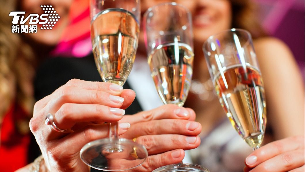 女性飲酒相關疾病死亡比例「逐年增」!專家:壓力太大
