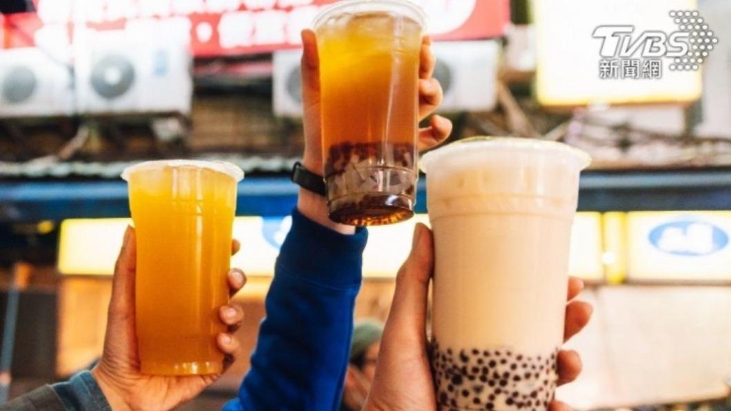 「三杯飲料」裝1環保杯折價怎算? 網一致解答了