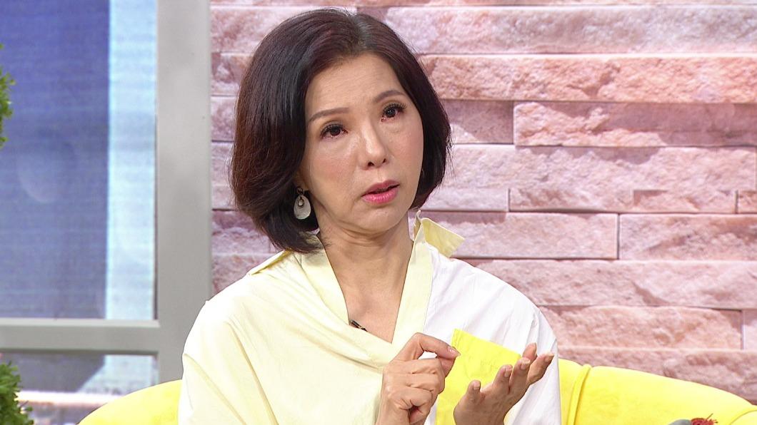 主持人張雅芳回憶父親因腦中風為能及時CPR，錯失黃金救援時間。（圖／年代提供）