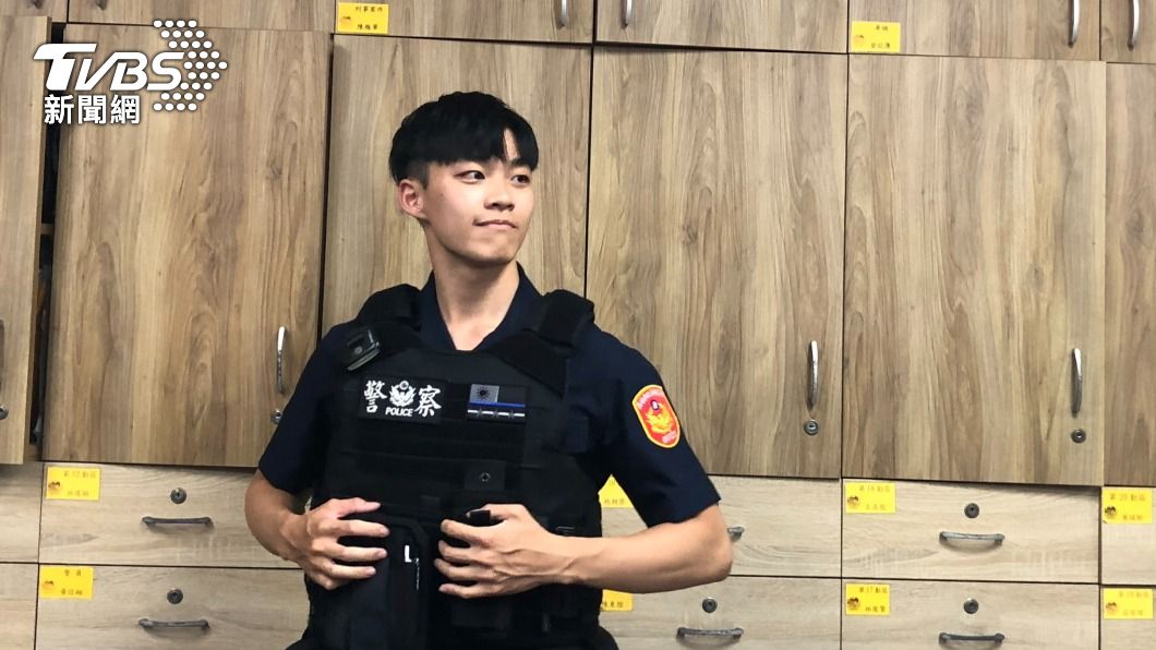 黃姓員警身材精實加上帥氣的五官輪廓，畫面一出瞬間讓網友暴動。（圖／林雅婷攝）