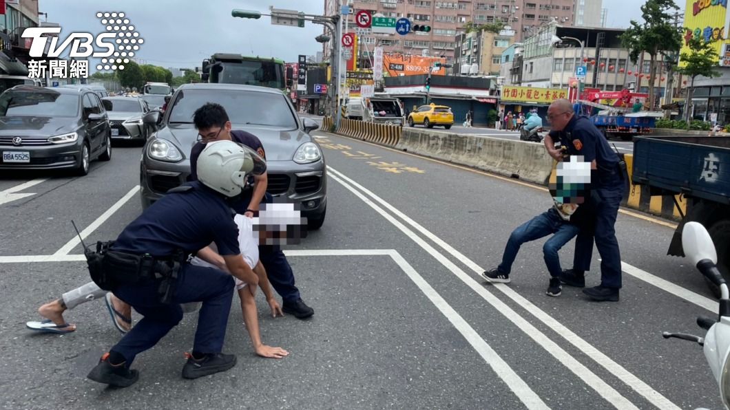 快訊/抓到了!清晨埋伏尾隨追砍五股男 2惡煞淡水落網