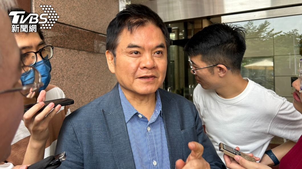 郭台銘稱防疫預算沒補貼小黃 他酸:搭私人飛機的人不懂