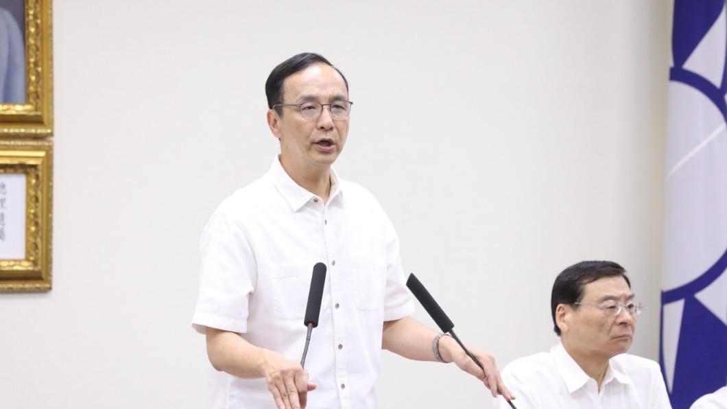 和郭董搶人！國民黨下軍令　要求立委小雞合掛侯友宜看板