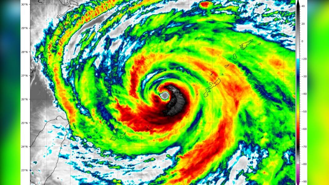 卡努颱風陸警發布。(圖/翻攝tropical tidbits)
