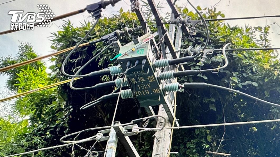 難過!台電外包工人突「懸吊電線桿」 同事救下送醫仍不治