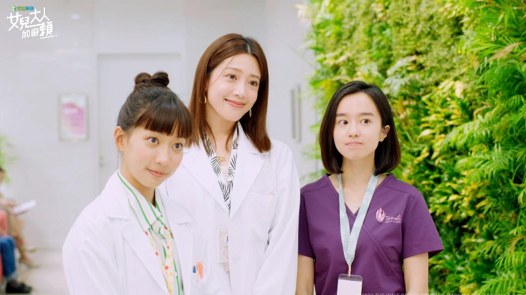 《女兒大人加個賴》收視高點落在黃薇渟、陳妤因為搶病人事件吵架互嗆。（圖／衛視原創提供）