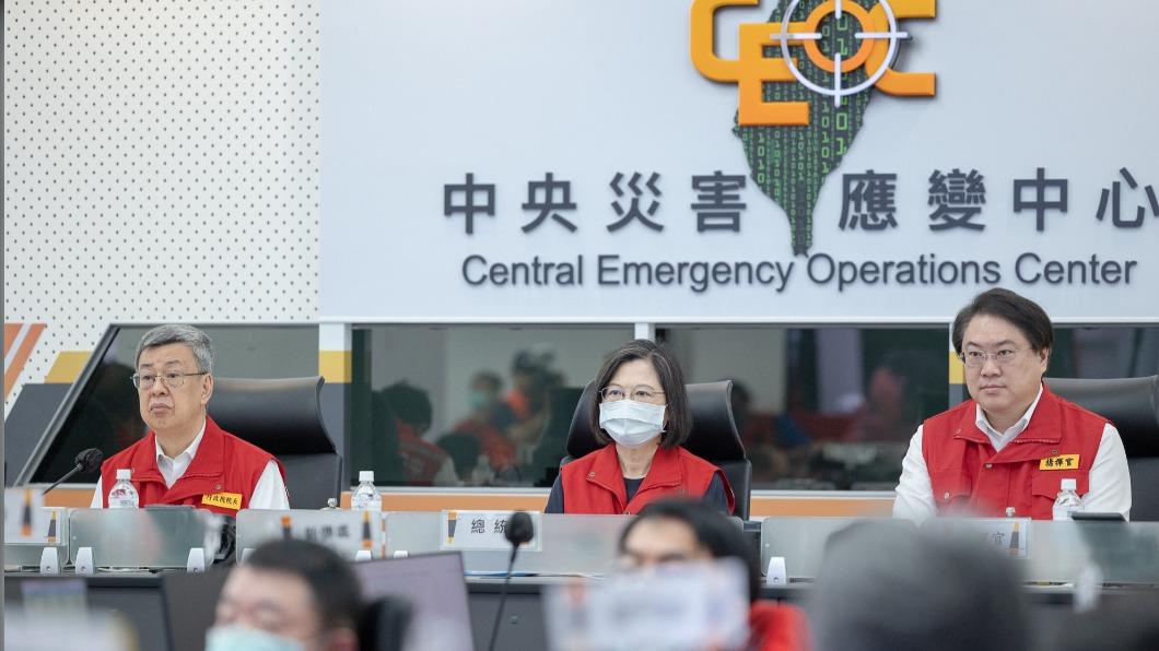 總統蔡英文今上午視察中央災害應變中心。(圖/總統府提供)