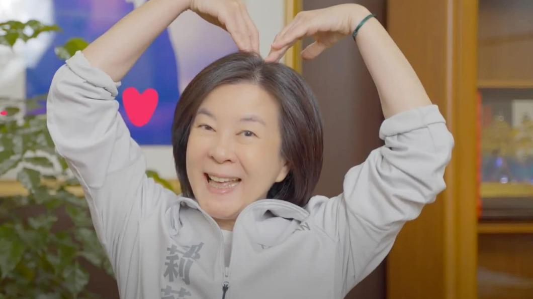 事後邱莉莉於偵查中為部分供述,並委請辯護人具狀坦認犯行。(圖/邱莉莉臉書)