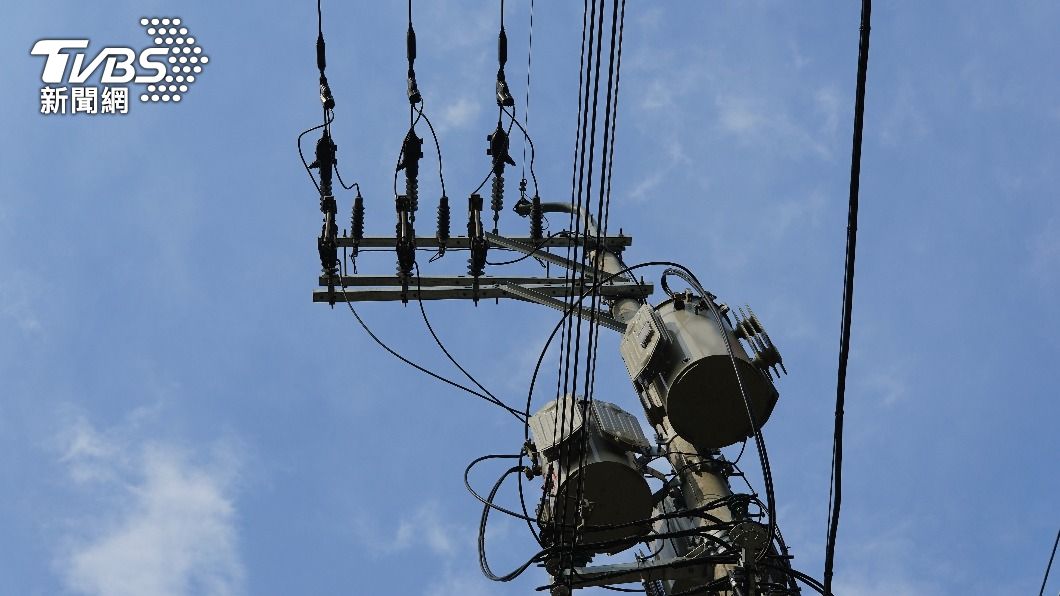 颱風卡努逼近!新北基隆1383戶停電 台電持續搶修中