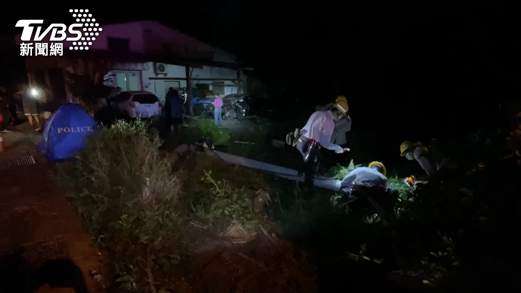 駕駛當場死亡。(圖/TVBS)