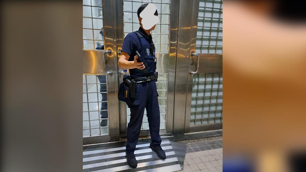 賭客點外賣慘遇警掃賭場!外送員苦等 網笑:客人被逮捕中