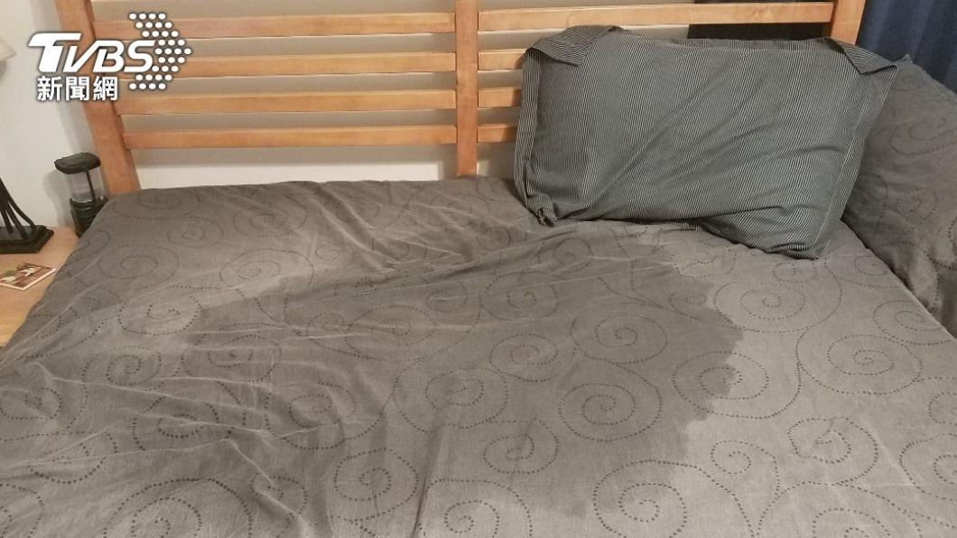 24歲妹子還會尿床!她崩潰喊「每周至少1次」:夢見馬桶就解放