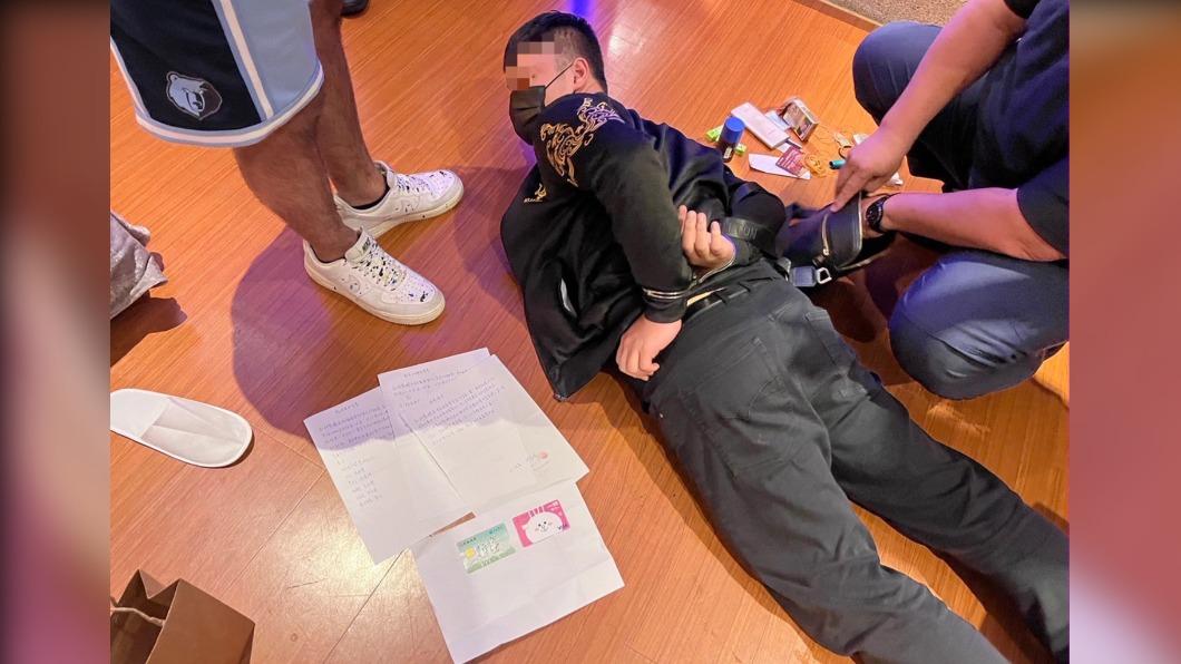 卡努颱風襲台！婦險受騙變「卡奴」　 警速查獲取簿車手
