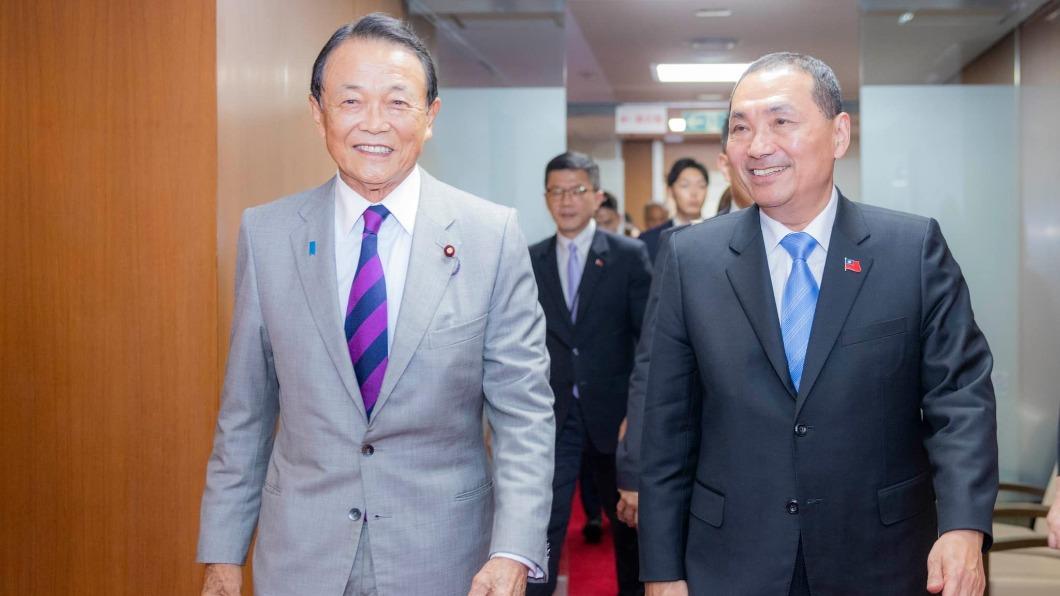 國民黨總統參選人侯友宜日前72小時旋風訪日,其間也與日本前首相麻生太郎見面。(圖/翻攝侯友宜臉書)