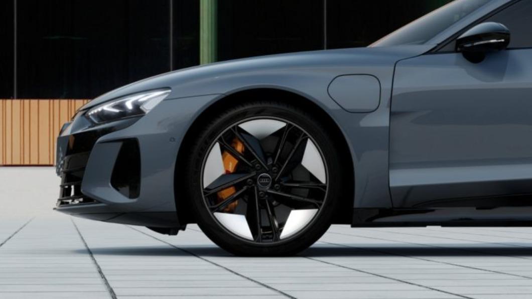 e-tron GT圈胎配置升級至21吋。(圖/Audi提供)