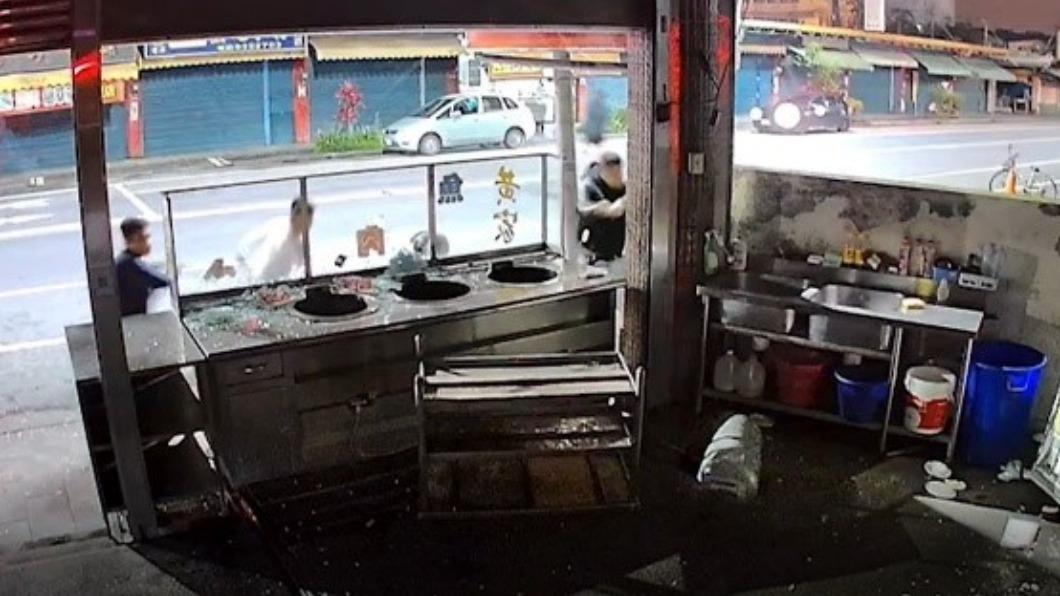 朱男指使幫派成員前往砸店。（圖／TVBS）