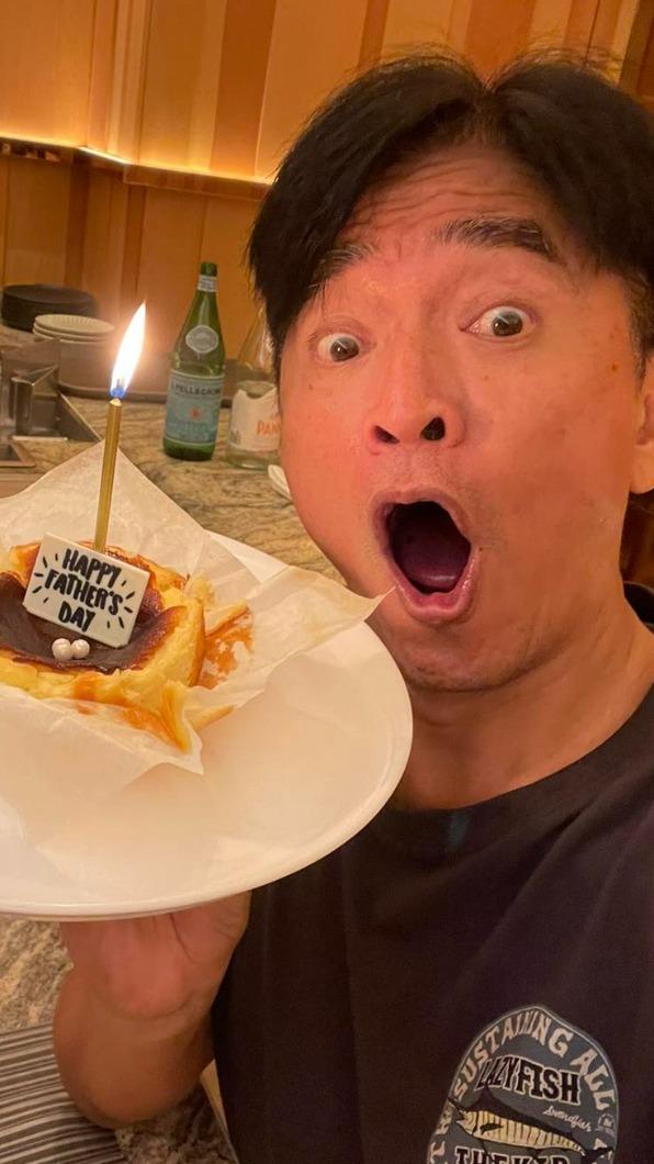 吳宗憲PO出慶祝父親節的照片。（圖／翻攝自吳宗憲臉書）