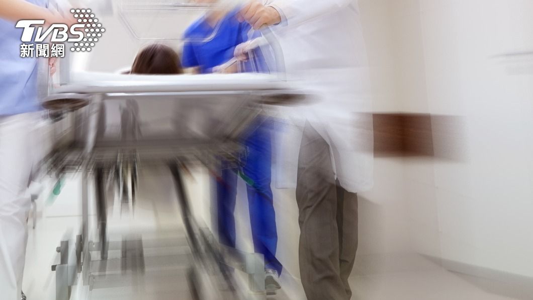 男童送醫後緊急注射血清才保住性命。(示意圖/Shutterstock達志影像)