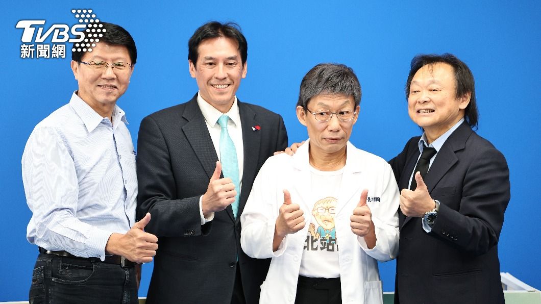 謝龍介(左起)、黃暐瀚、郭子乾與王世堅同台。(圖/張哲鳴攝)