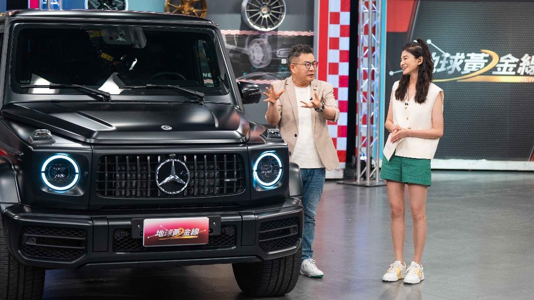 沈玉琳(左)分享購買新車的過程。(圖/TVBS)
