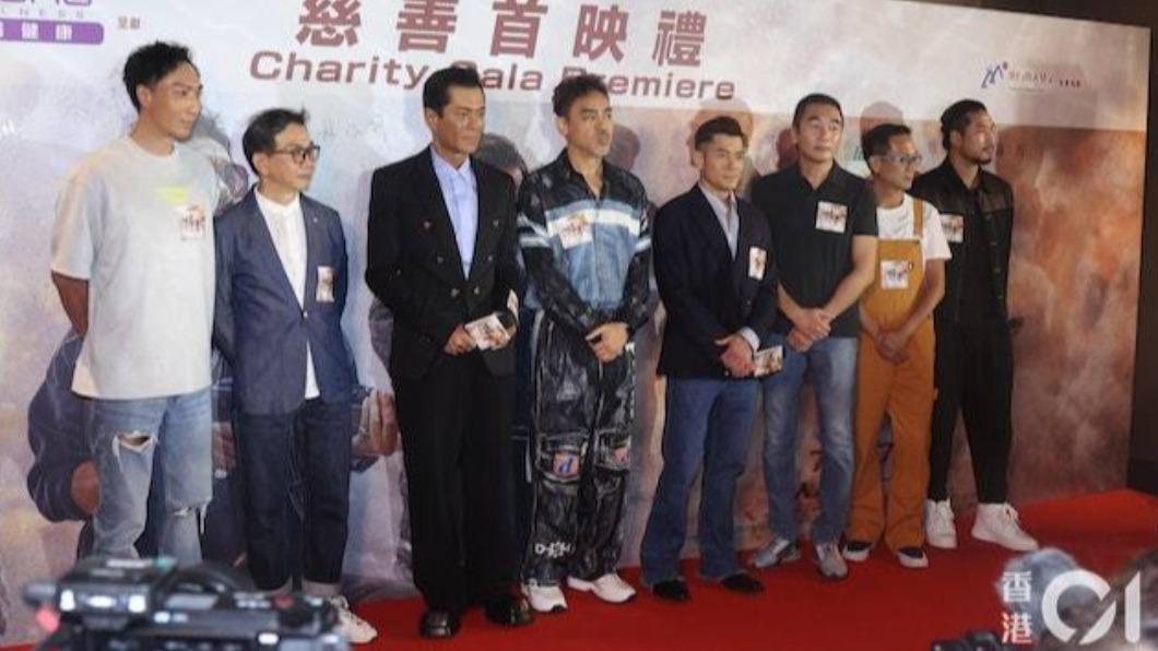 古天樂一雙黑鞋厚底鞋成首映會焦點。（圖／香港01）