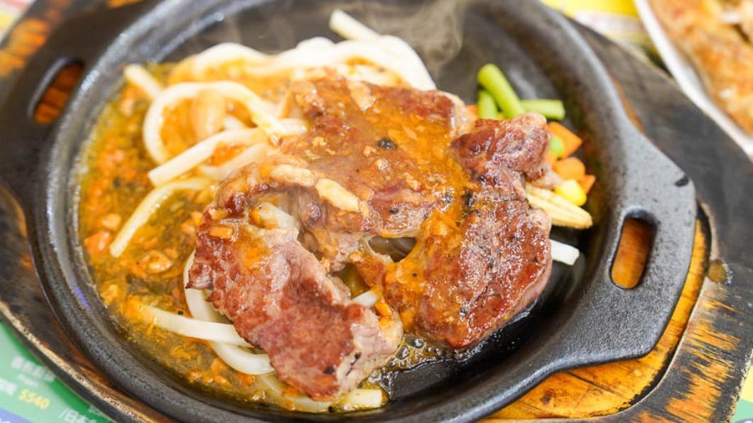 貴族世家台東店每到用餐時間座無虛席。(圖/跳躍的宅男提供)