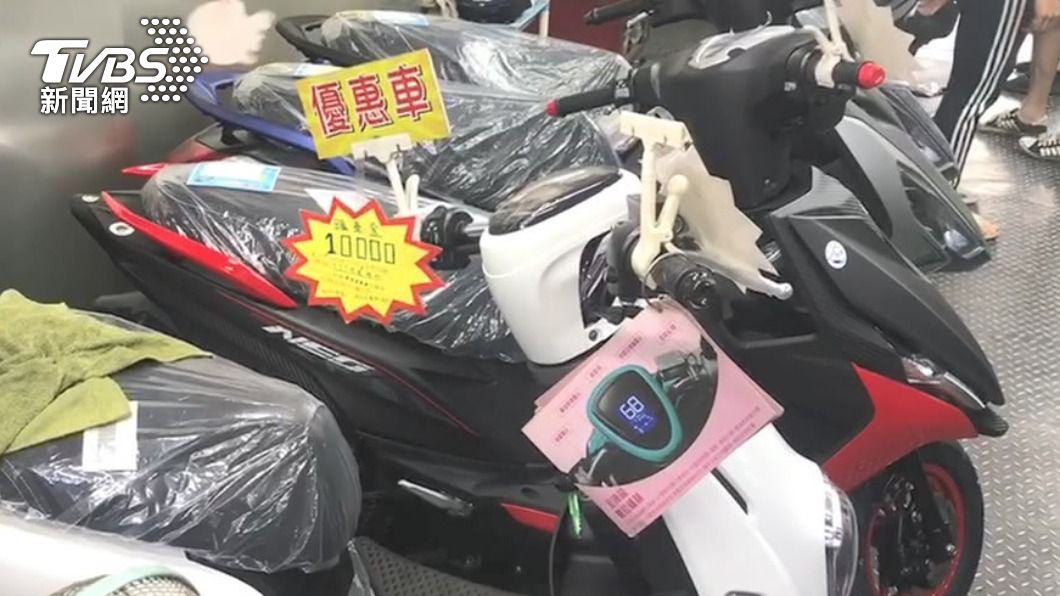 寶貝兒想買10萬新機車！媽無法負擔喊對不起　全場怒了