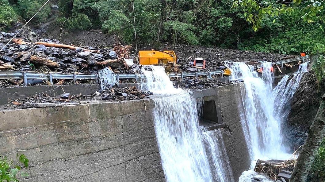 雨災重創！南投仁愛鄉斷水電　居民生活不便全力搶修