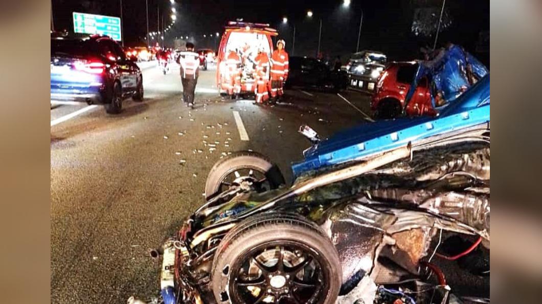 馬來西亞車禍釀2死2重傷。(圖/翻攝自中國報)
