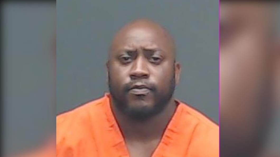 威爾森赴約當天直接被警察逮捕。(圖/翻攝自Texarkana Texas Police Department Facebook)