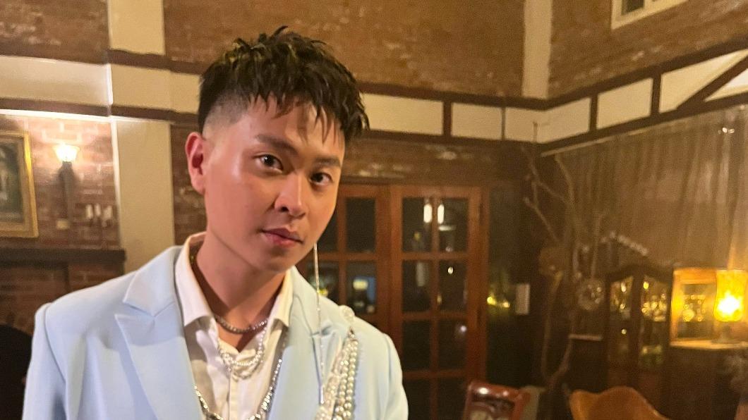 小時候胖被嘲笑!男星長大狂啃兩桶炸雞長這樣 大喊:好爽