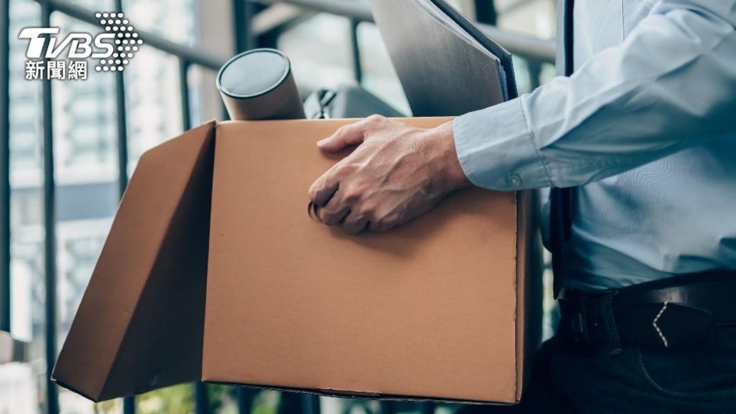 部分網友認為，應該考慮未來是否可能會失業。（示意圖／shutterstock 達志影像）