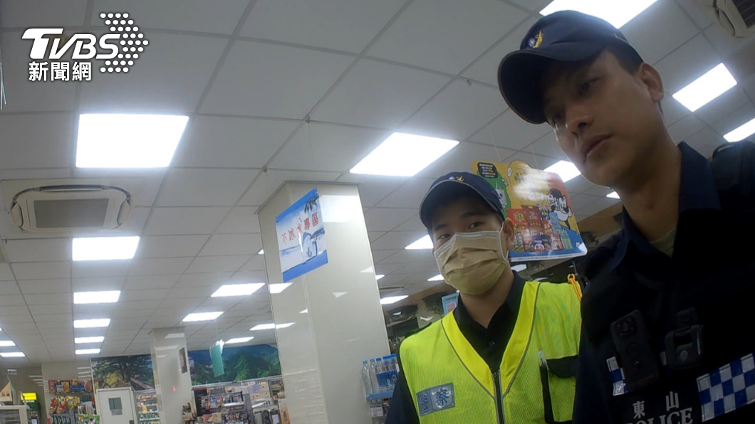 員警承諾會幫忙代班。（圖／TVBS）