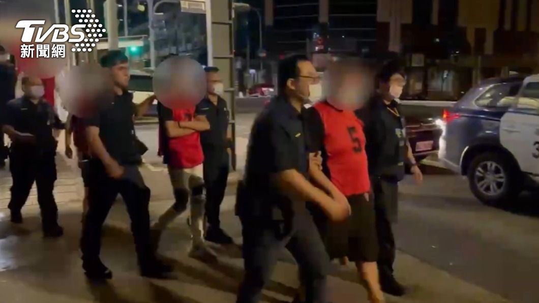 五名涉案人被依法送辦。（圖／TVBS）