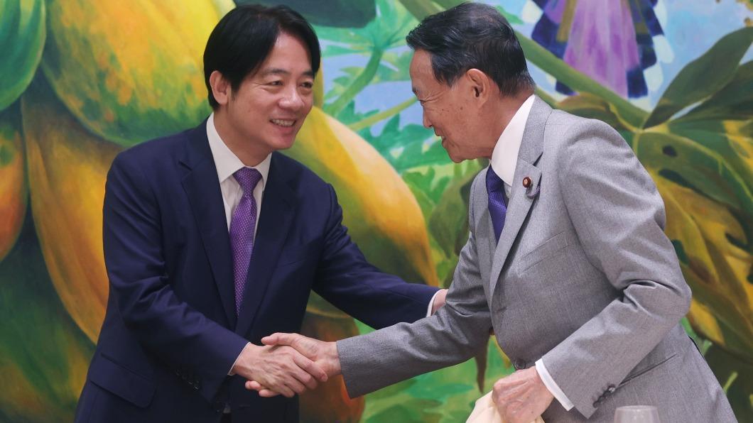麻生太郎訪台與賴清德午宴。(圖/總統府提供)