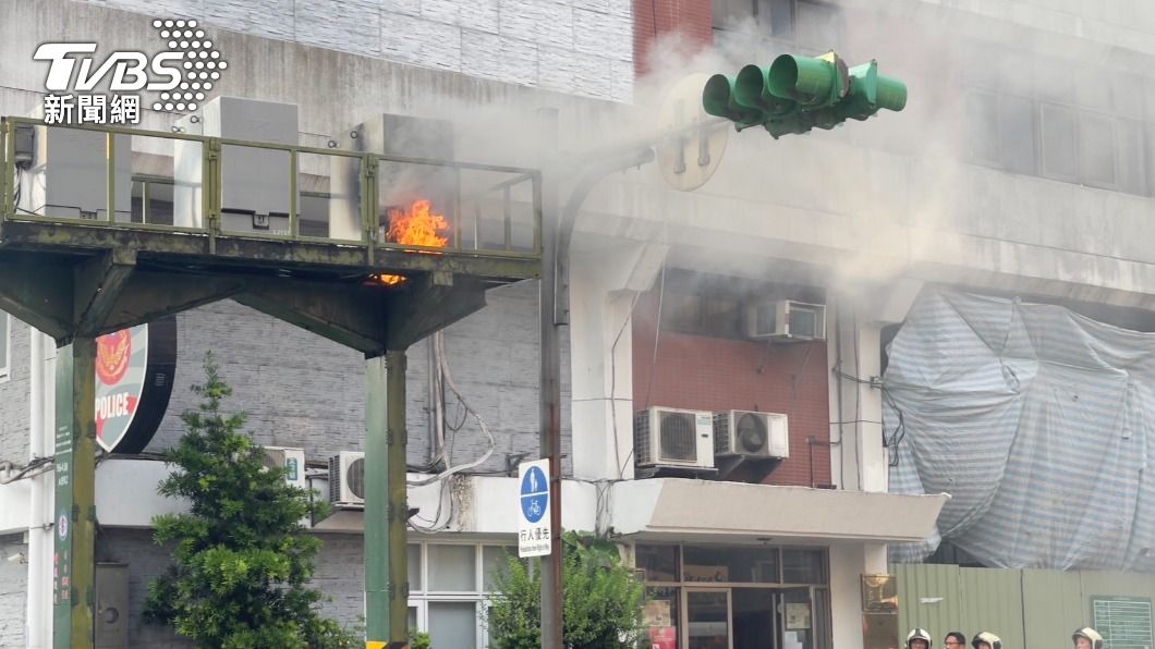 台北榮總旁變電箱起火傳爆炸聲 火已滅「94戶停電」待修