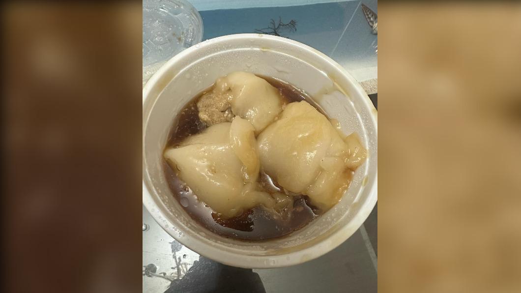 她見肉圓「沒加這料」崩潰喊:它死了! 意外掀網兩派論戰