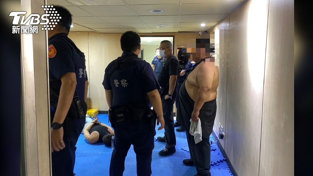掉漆詐團囚禁人頭戶「4打1」 反遭百斤壯男打趴報警逮人