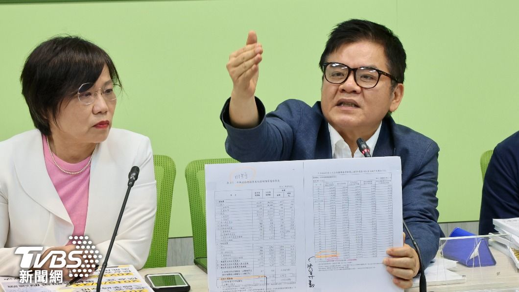 民進黨立院黨團提數據反擊。（圖／中央社）