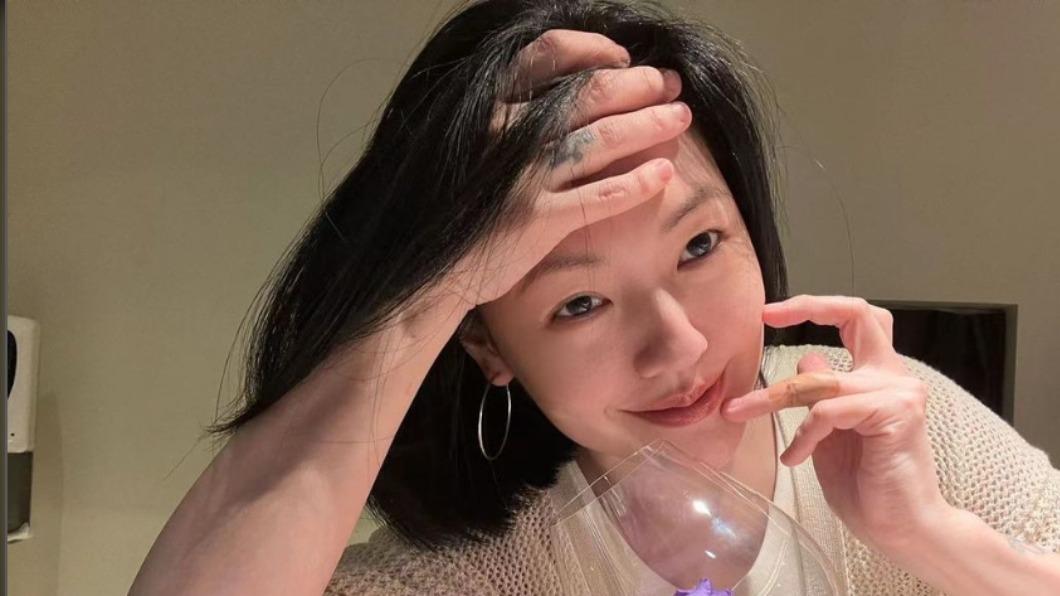 暑假結束「女兒終於要開學」!小S深夜炸舞興奮到模糊