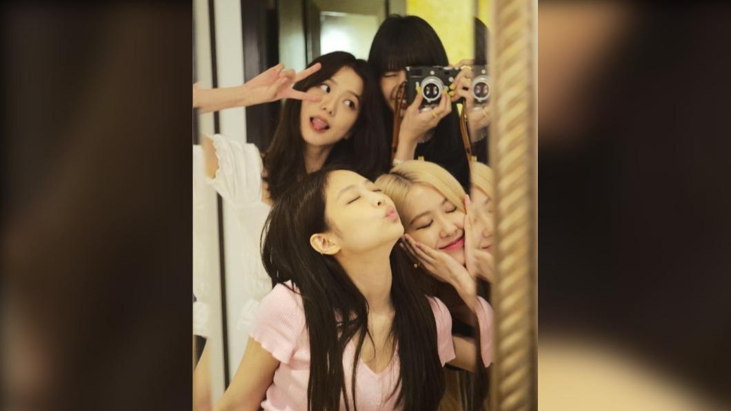 四女孩是否會續約還是個未知數。(圖 / 翻攝自@lalalalisa_m IG)
