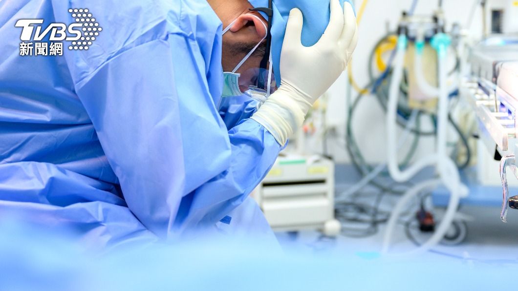 負責接生的醫師疑用力過猛扯斷嬰兒頸部致死。(示意圖/Shutterstock達志影像)