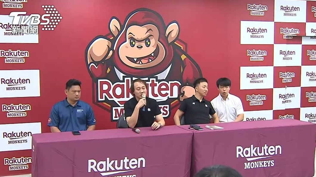 樂天桃猿也在下午開記者會說明交易案。（圖／TVBS）
