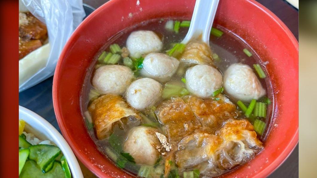 魚丸油條湯也是店内必點。(圖/陳小可吃喝玩樂提供)
