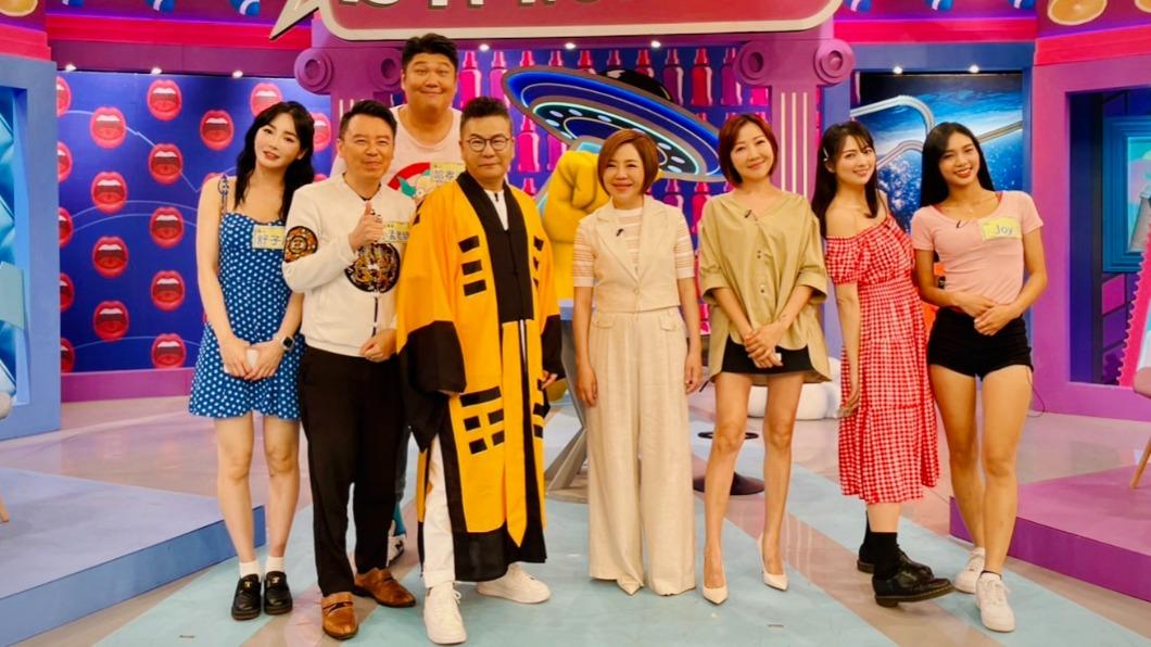 舒子晨（左起）、小孟老師、哈孝遠、沈玉琳、于美人、余皓然、阿喜和Joy日前錄影。（圖／東森提供）