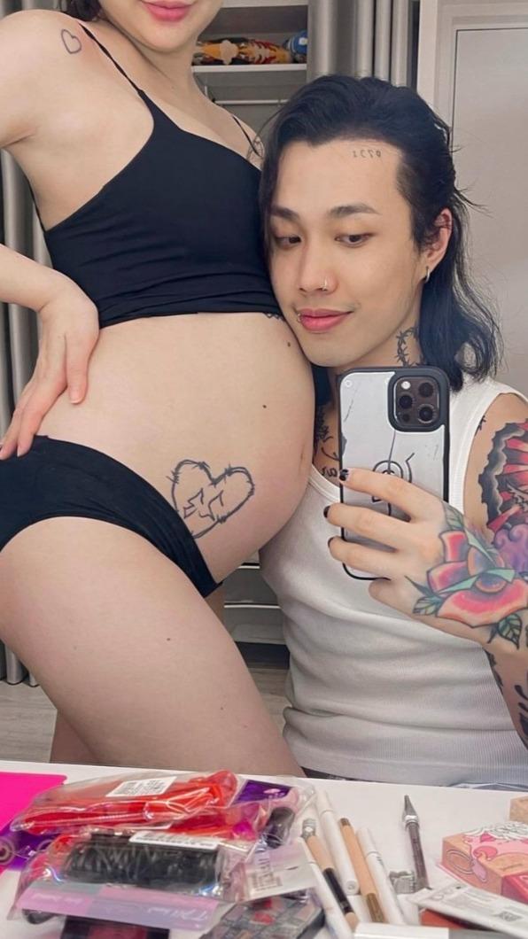 阿夜的老婆目前懷孕8個月。（圖／翻攝自阿夜IG）