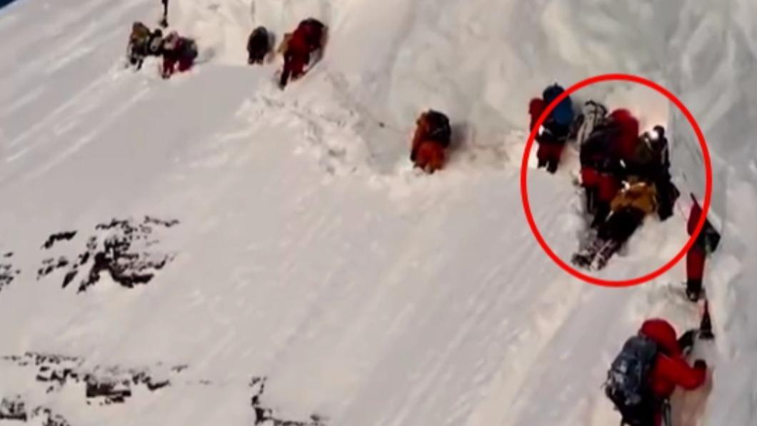 挪威登山家為攻頂跨過「垂死雪巴人」 開心Po網被罵翻