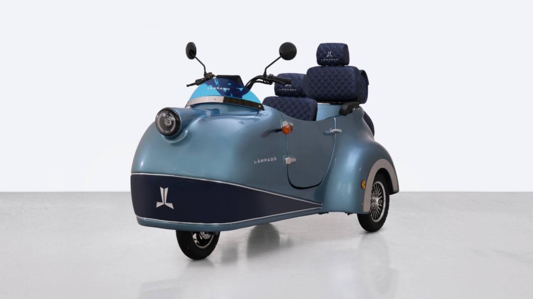 特殊敞篷車!超萌電動三輪代步車 時速45公里、續航70公里