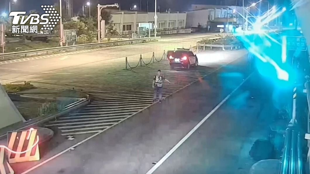 碰!疑未注意車前狀況 煞車不及失控追撞